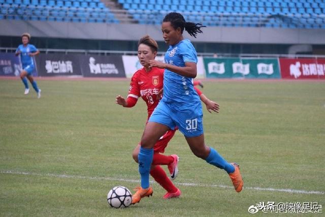 回来了！武桐桐恢复训练 去年世界杯决赛重伤